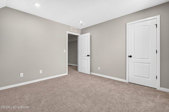 203 Stargaze Dr, Shepherdsville, KY 40165