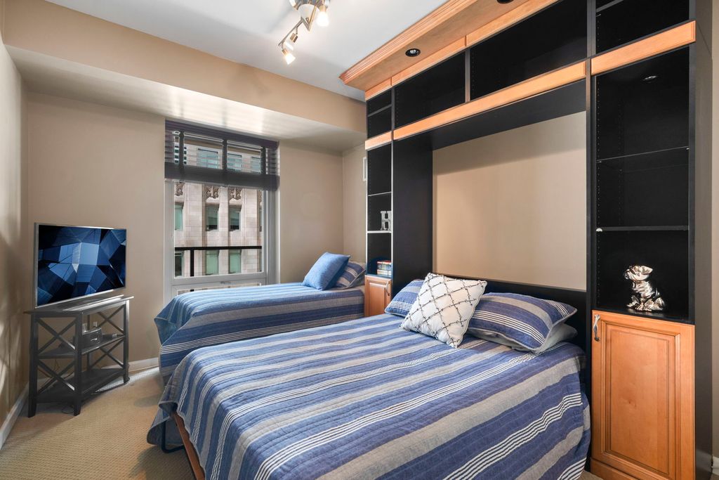 Image 14 of property listing at 160 E Illinois Street 1002, Chicago, IL 60611