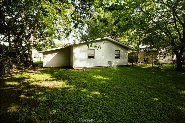 200 Richards Street A, College Station, TX 77840