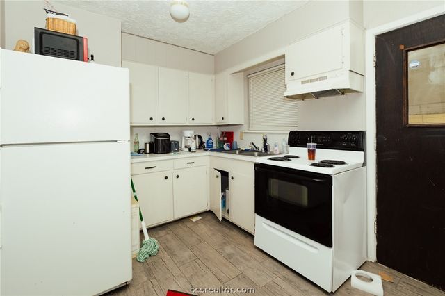 200 Richards Street A, College Station, TX 77840