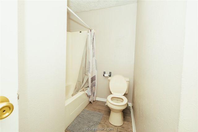 200 Richards Street A, College Station, TX 77840