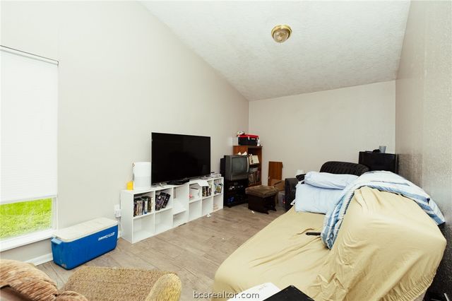 200 Richards Street A, College Station, TX 77840