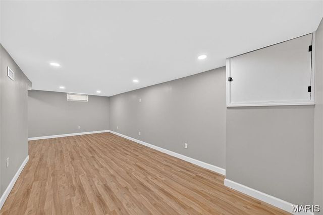 2506 Shannonaire Drive, St Louis, MO 63136