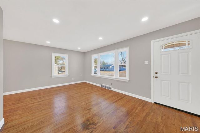 2506 Shannonaire Drive, St Louis, MO 63136