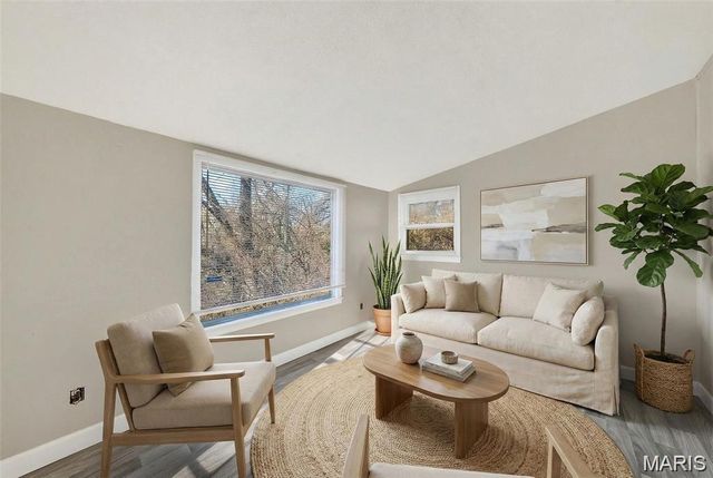 2506 Shannonaire Drive, St Louis, MO 63136