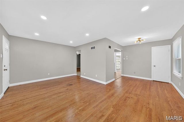 2506 Shannonaire Drive, St Louis, MO 63136