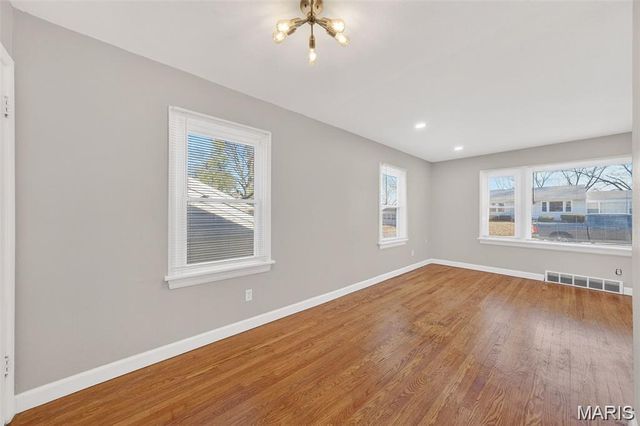 2506 Shannonaire Drive, St Louis, MO 63136