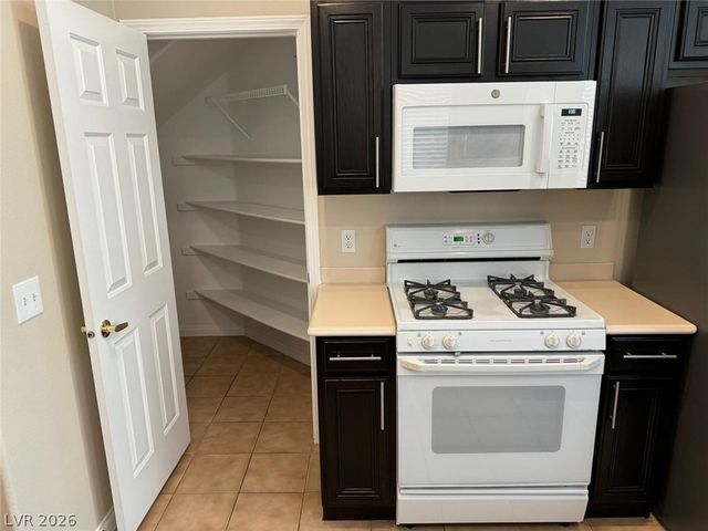9757 Edifice Avenue, Las Vegas, NV 89117