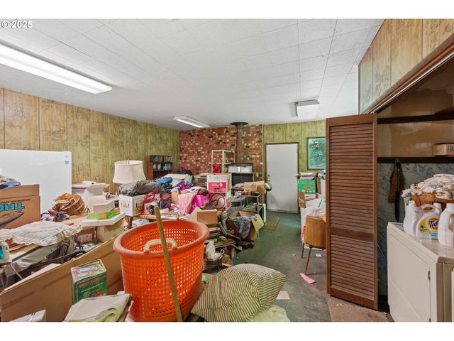 67118 W WESTVIEW Rd, North Bend, OR 97459