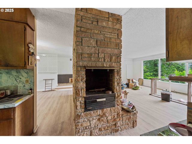 67118 W WESTVIEW Rd, North Bend, OR 97459