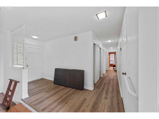 67118 W WESTVIEW Rd, North Bend, OR 97459