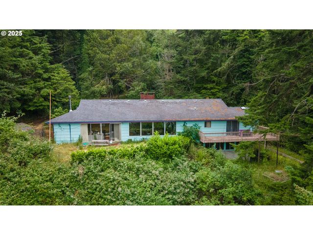 67118 W WESTVIEW Rd, North Bend, OR 97459