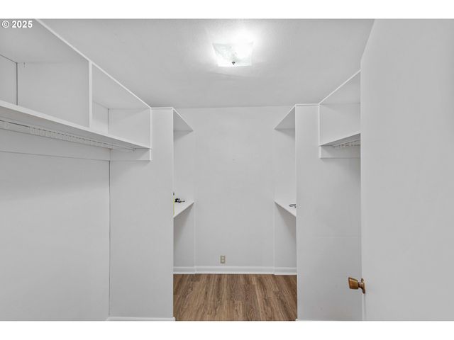 67118 W WESTVIEW Rd, North Bend, OR 97459