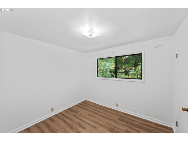 67118 W WESTVIEW Rd, North Bend, OR 97459