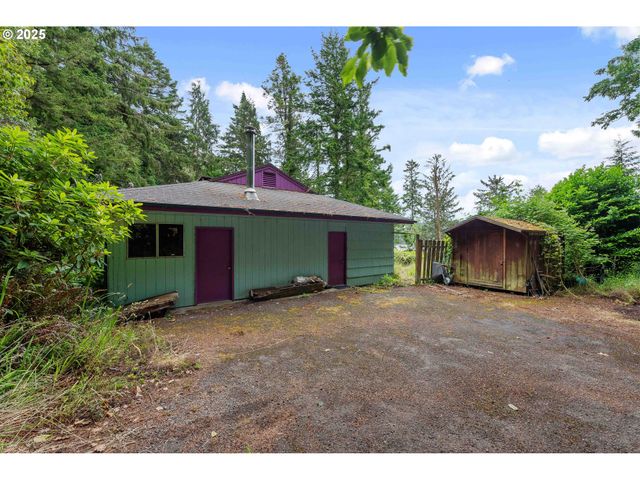 67118 W WESTVIEW Rd, North Bend, OR 97459