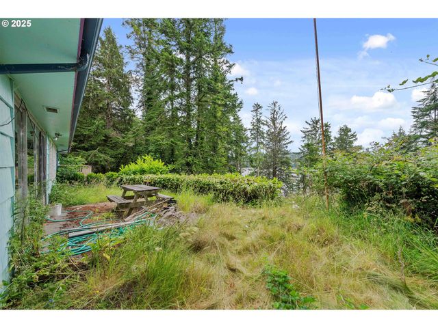 67118 W WESTVIEW Rd, North Bend, OR 97459