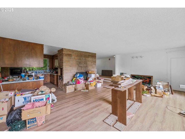 67118 W WESTVIEW Rd, North Bend, OR 97459