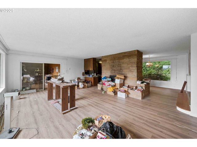 67118 W WESTVIEW Rd, North Bend, OR 97459