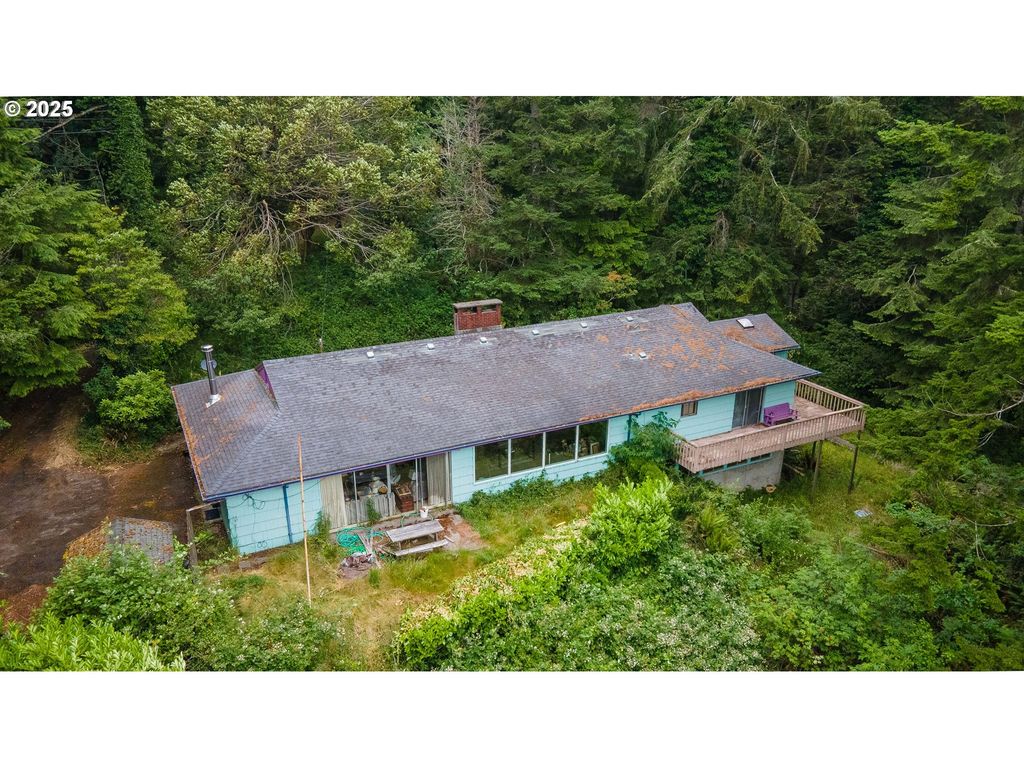 67118 W WESTVIEW Rd, North Bend, OR 97459