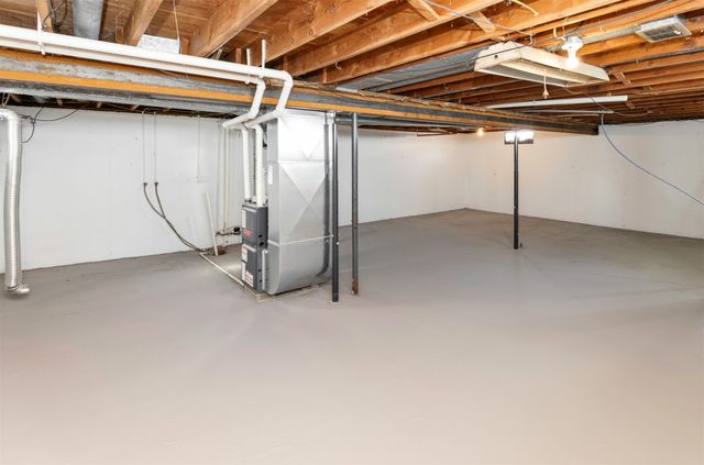 3827 E 27th Street, Des Moines, IA 50317