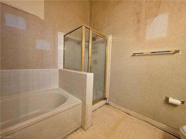 4106 Broadacres Drive, Greensboro, NC 27407