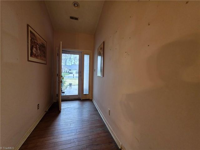 4106 Broadacres Drive, Greensboro, NC 27407