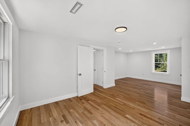 94 Liam Lane, Centerville, MA 02632