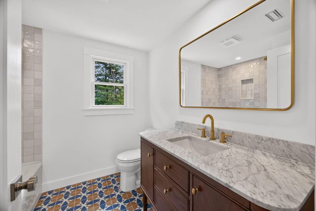 94 Liam Lane, Centerville, MA 02632