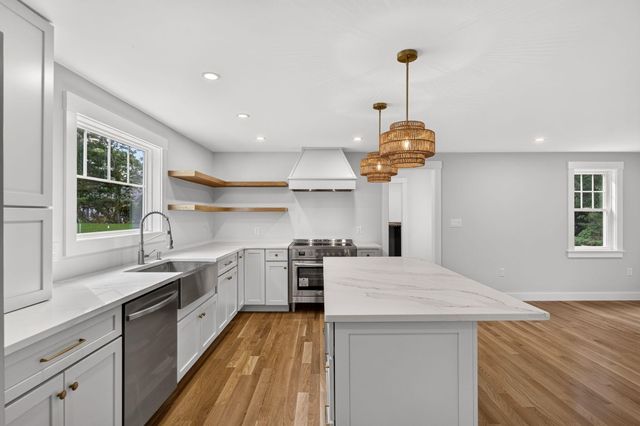 94 Liam Lane, Centerville, MA 02632