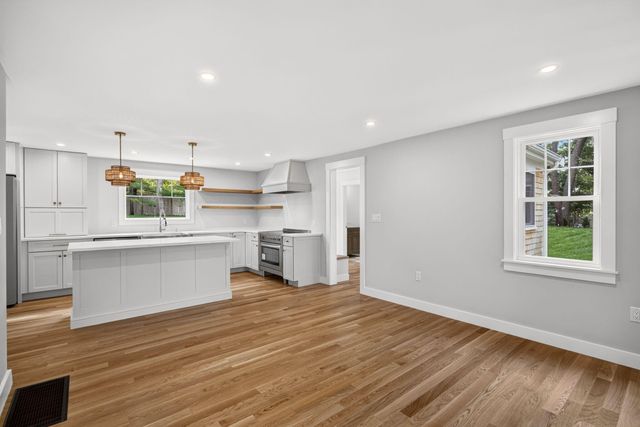 94 Liam Lane, Centerville, MA 02632