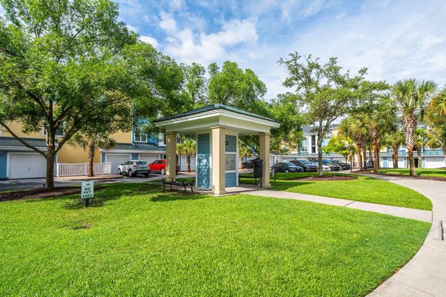 2200 Belle Isle Avenue 303, Mount Pleasant, SC 29464
