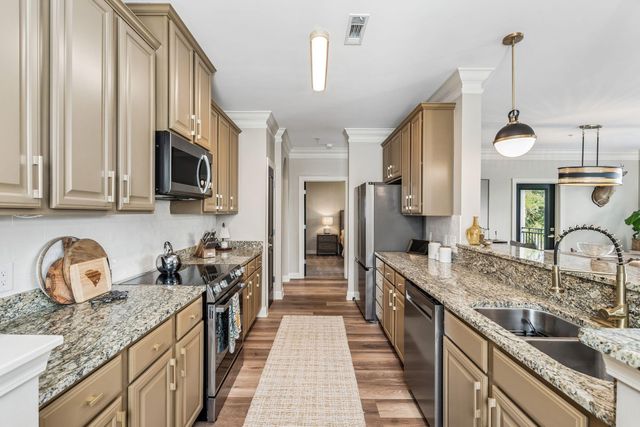 2200 Belle Isle Avenue 303, Mount Pleasant, SC 29464
