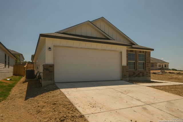 6228 Persimmon Lake, San Antonio, TX 78245