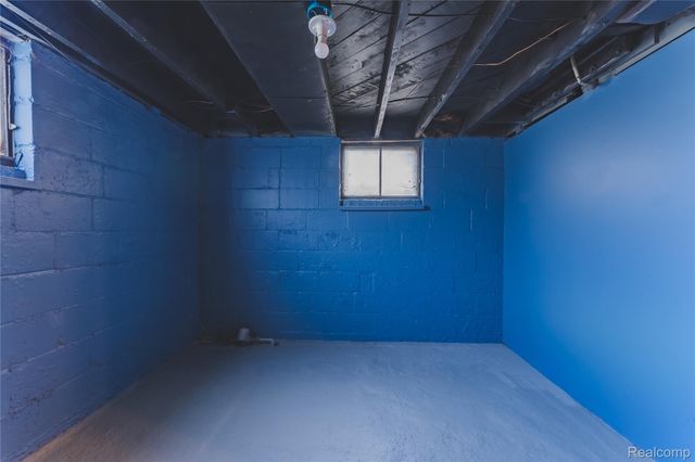 31756 Palmer Road, Westland, MI 48186