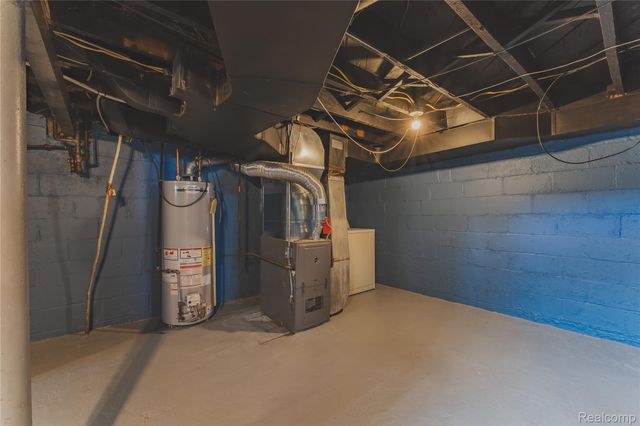 31756 Palmer Road, Westland, MI 48186