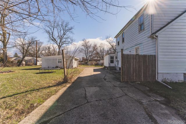 31756 Palmer Road, Westland, MI 48186