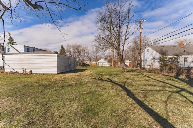 31756 Palmer Road, Westland, MI 48186