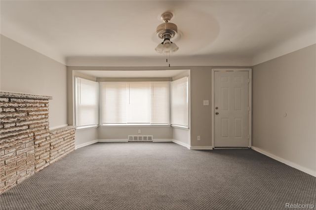 31756 Palmer Road, Westland, MI 48186