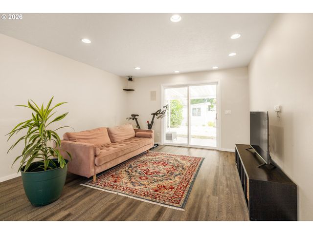 3734 Se 132ND Ave, Portland, OR 97236