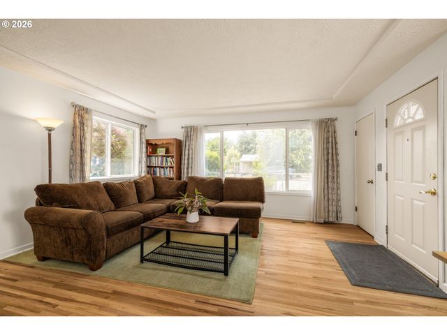 3734 Se 132ND Ave, Portland, OR 97236