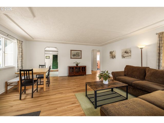 3734 Se 132ND Ave, Portland, OR 97236