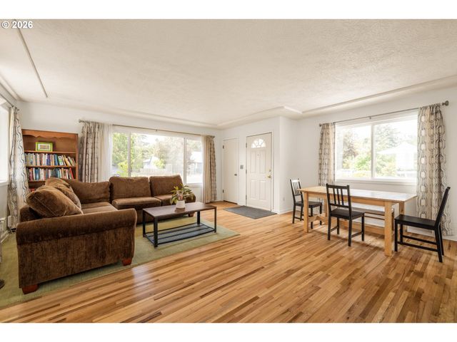 3734 Se 132ND Ave, Portland, OR 97236