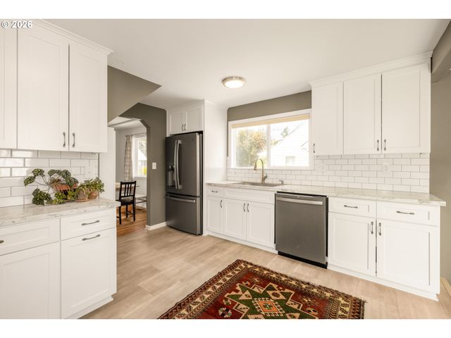 3734 Se 132ND Ave, Portland, OR 97236