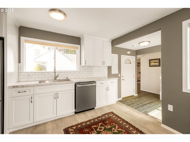 3734 Se 132ND Ave, Portland, OR 97236