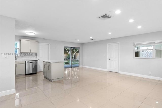 1472 NE 62nd St 1472, Fort Lauderdale, FL 33334