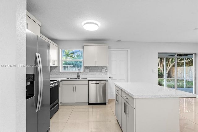 1472 NE 62nd St 1472, Fort Lauderdale, FL 33334