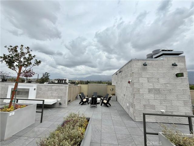 709 E Walnut Street 222, Pasadena, CA 91101