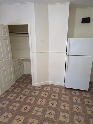 77 Albertina Street 1R, Quincy, MA 02169