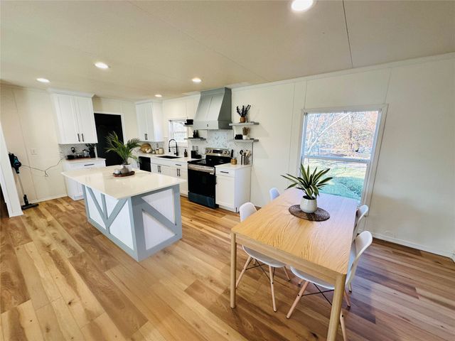 51 Spring Creek Circle, Grand Prairie, TX 75054