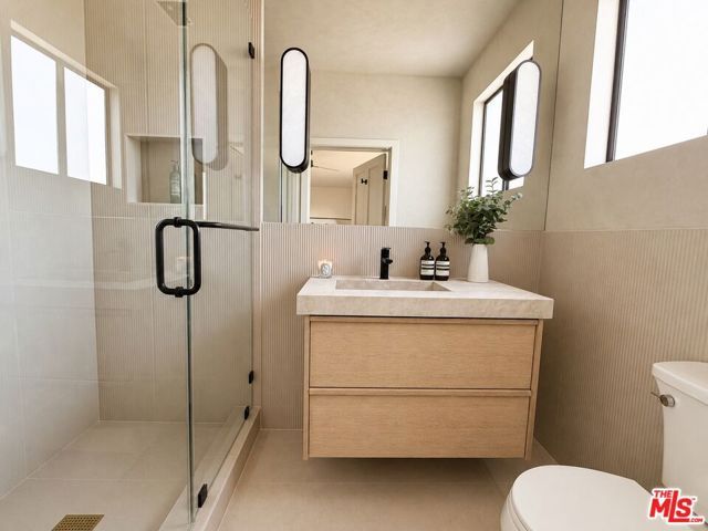 126 N Croft Avenue 302, Los Angeles, CA 90048